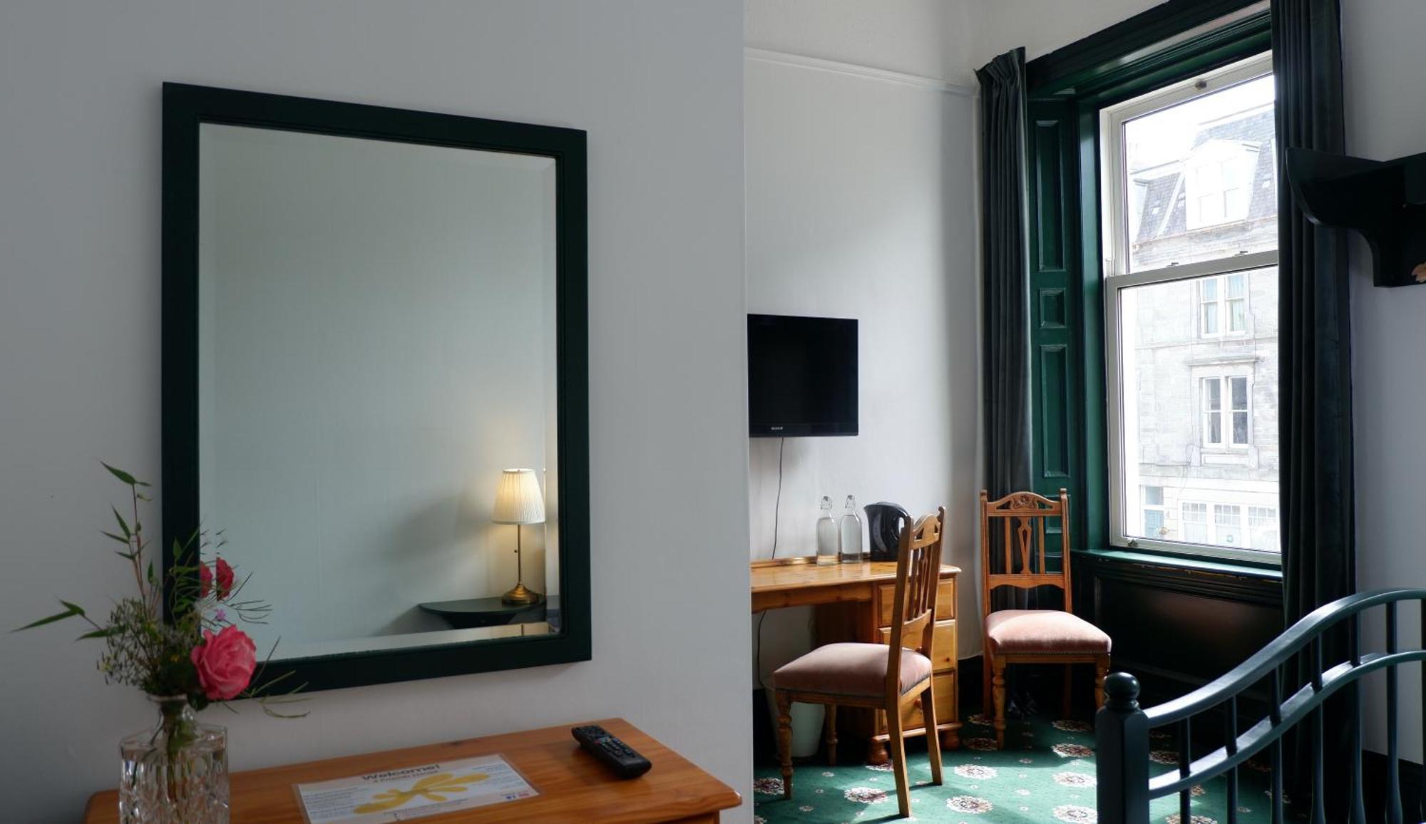 4 Friends House Hotell EDI Eksteriør bilde