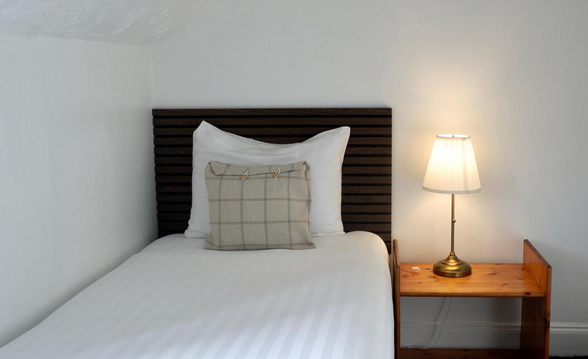 4 Friends House Hotell EDI Eksteriør bilde