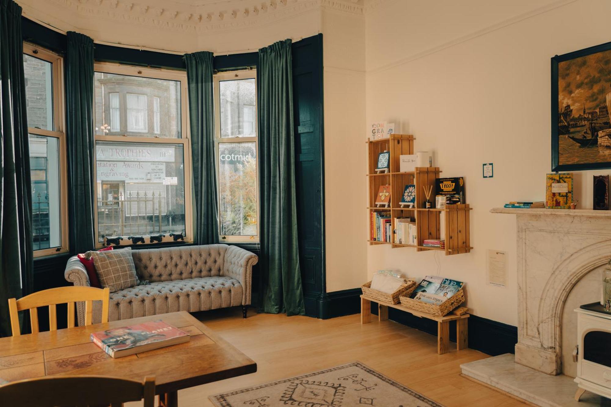 4 Friends House Hotell EDI Eksteriør bilde